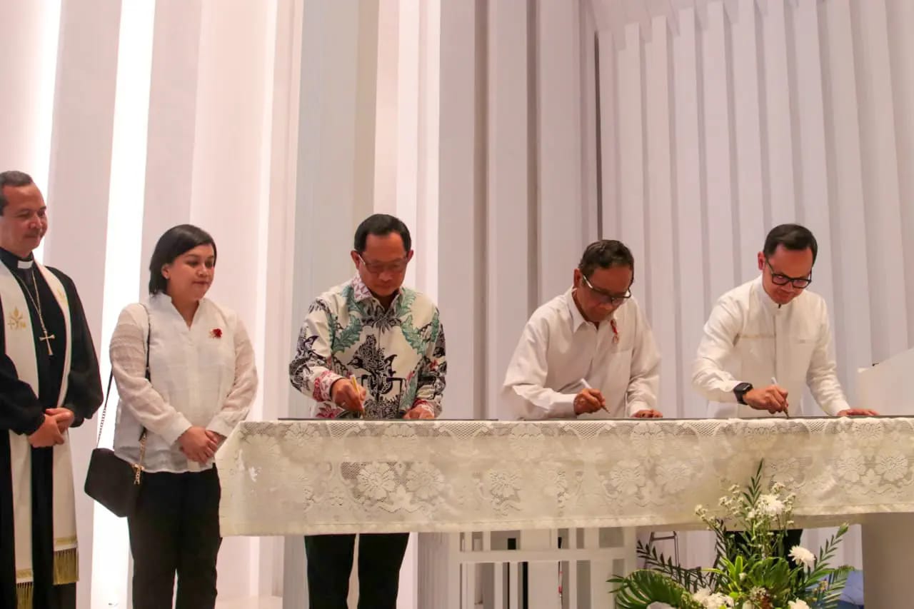 印尼中央及地方首長出席雅思敏教堂獻堂感恩禮拜。（圖／翻攝自Mahfund MD）